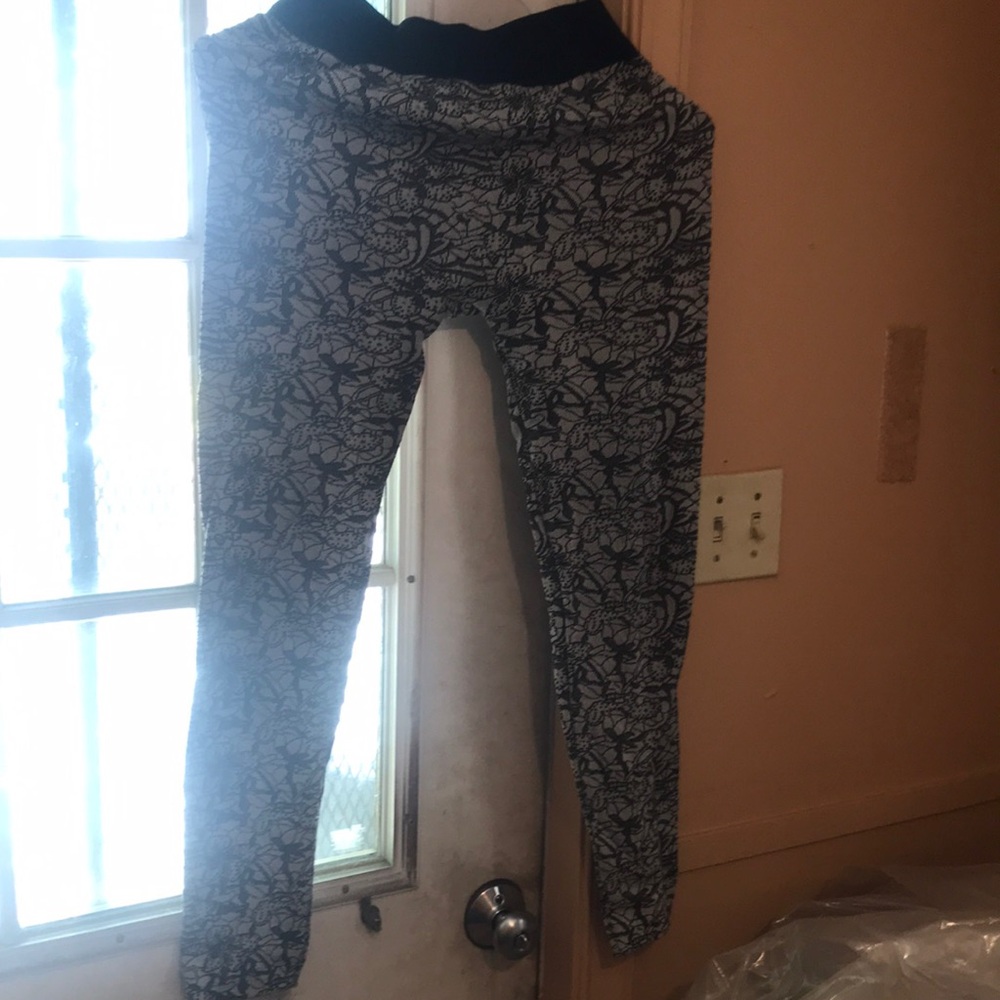 Women’s stretch pants. One size